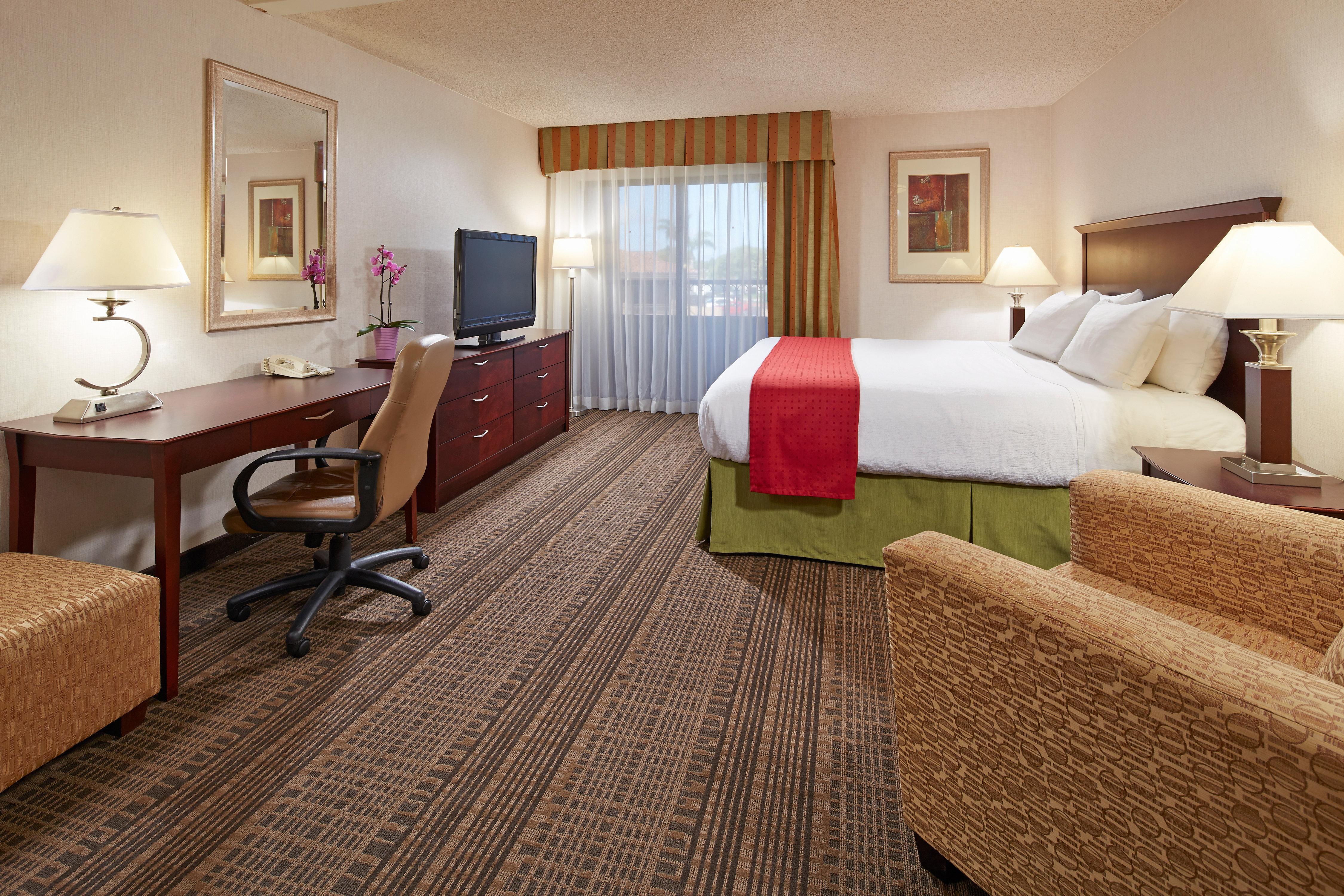 Holiday Inn & Suites Santa Maria By Ihg Екстер'єр фото