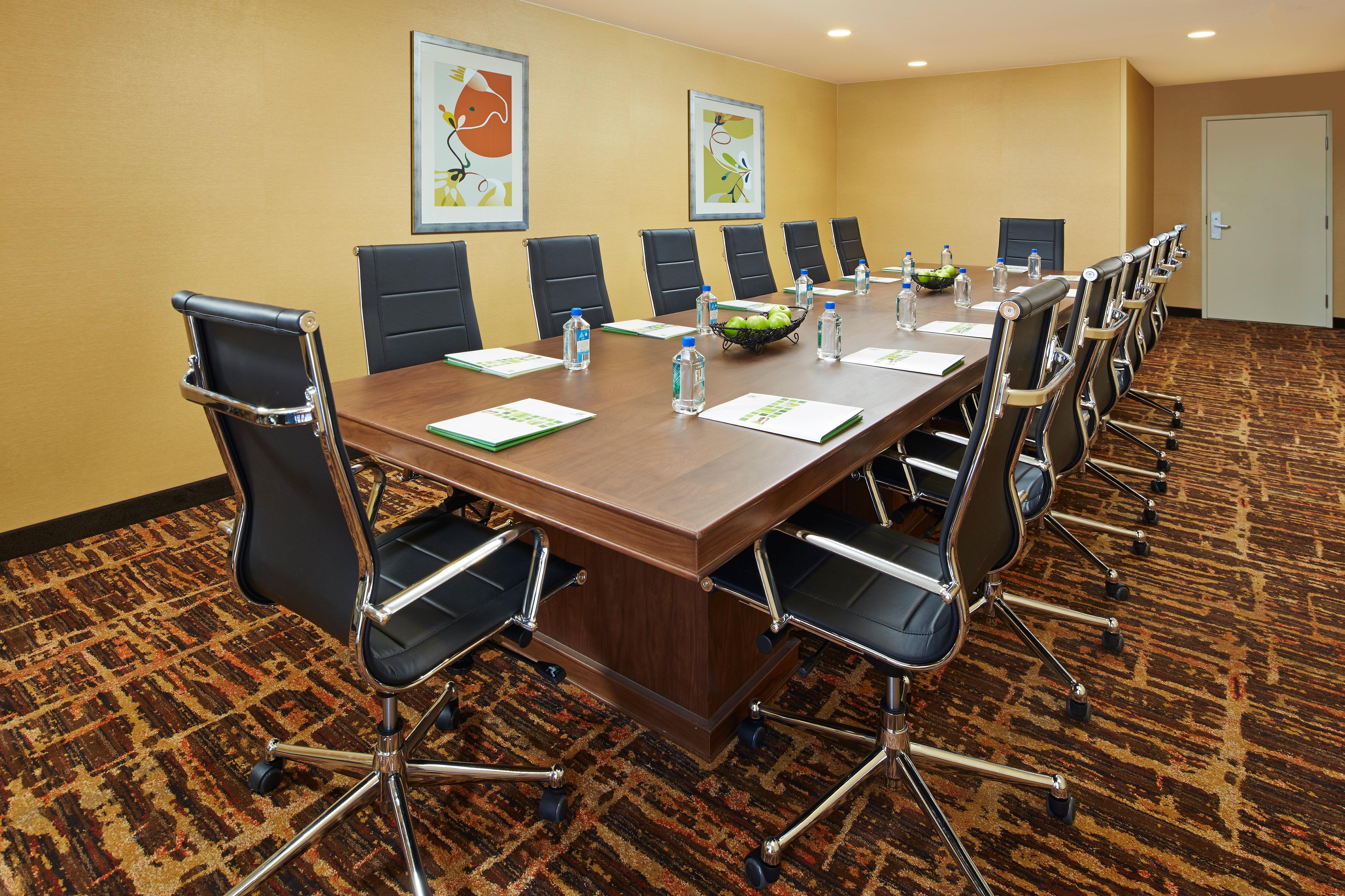 Holiday Inn & Suites Santa Maria By Ihg Зручності фото